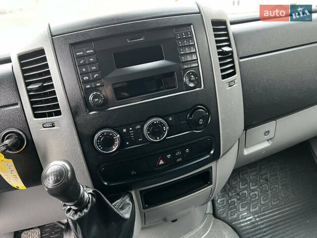 Белый Мерседес Sprinter, объемом двигателя 2.2 л и пробегом 272 тыс. км за 14800 $, фото 27 на Automoto.ua