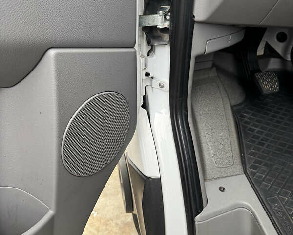 Белый Мерседес Sprinter, объемом двигателя 2.2 л и пробегом 195 тыс. км за 38500 $, фото 22 на Automoto.ua