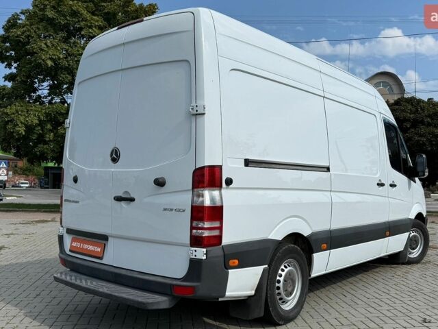 Белый Мерседес Sprinter, объемом двигателя 2.2 л и пробегом 157 тыс. км за 24200 $, фото 3 на Automoto.ua
