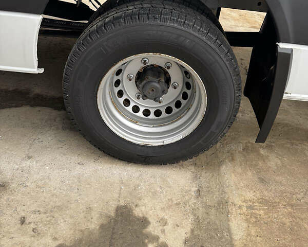 Белый Мерседес Sprinter, объемом двигателя 2.2 л и пробегом 195 тыс. км за 38500 $, фото 12 на Automoto.ua
