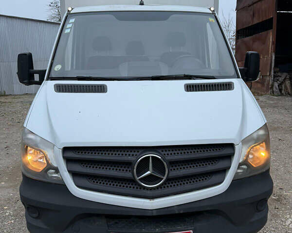 Белый Мерседес Sprinter, объемом двигателя 2.2 л и пробегом 112 тыс. км за 25545 $, фото 2 на Automoto.ua