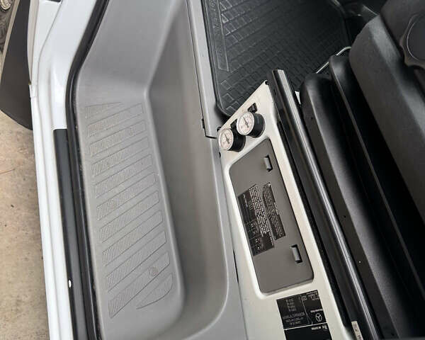 Белый Мерседес Sprinter, объемом двигателя 2.2 л и пробегом 195 тыс. км за 38500 $, фото 20 на Automoto.ua