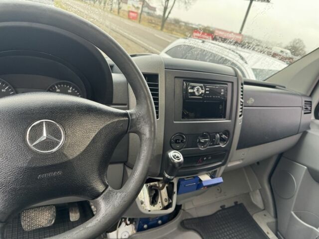 Белый Мерседес Sprinter, объемом двигателя 2.2 л и пробегом 220 тыс. км за 16500 $, фото 10 на Automoto.ua