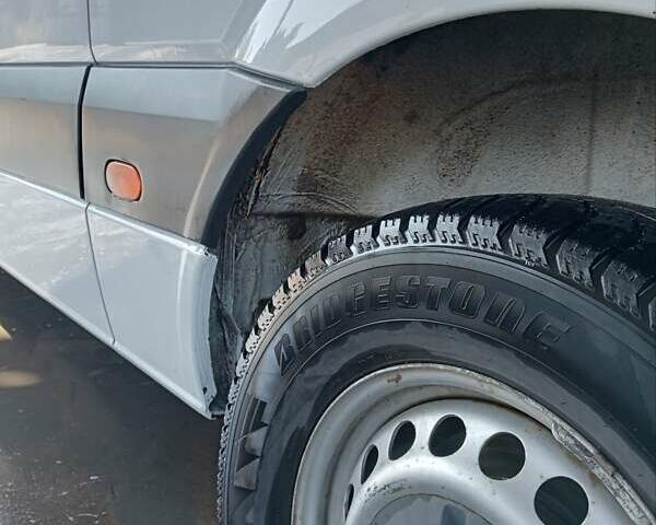 Белый Мерседес Sprinter, объемом двигателя 2.2 л и пробегом 290 тыс. км за 13200 $, фото 1 на Automoto.ua