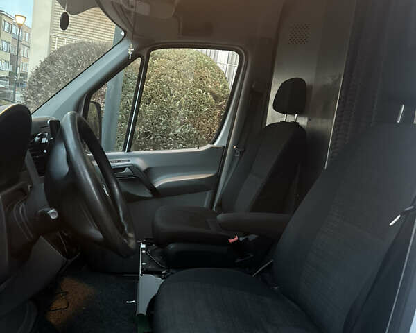 Білий Мерседес Sprinter, об'ємом двигуна 2.2 л та пробігом 227 тис. км за 15763 $, фото 6 на Automoto.ua