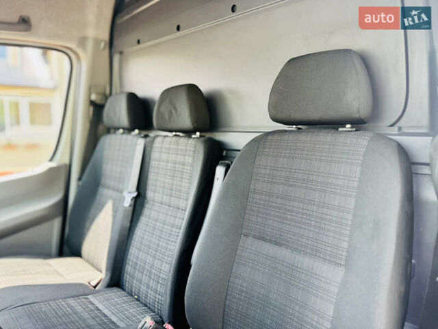 Белый Мерседес Sprinter, объемом двигателя 2.69 л и пробегом 393 тыс. км за 16000 $, фото 6 на Automoto.ua