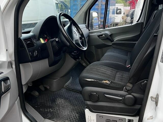 Білий Мерседес Sprinter, об'ємом двигуна 3.2 л та пробігом 550 тис. км за 22500 $, фото 5 на Automoto.ua