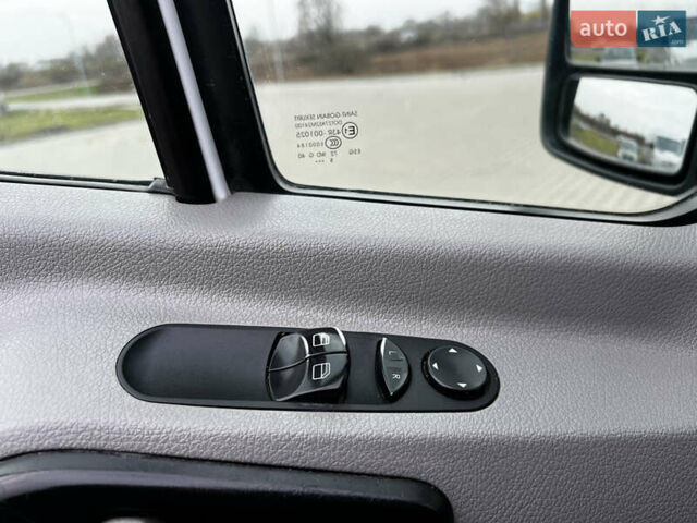 Белый Мерседес Sprinter, объемом двигателя 2.2 л и пробегом 272 тыс. км за 14800 $, фото 29 на Automoto.ua