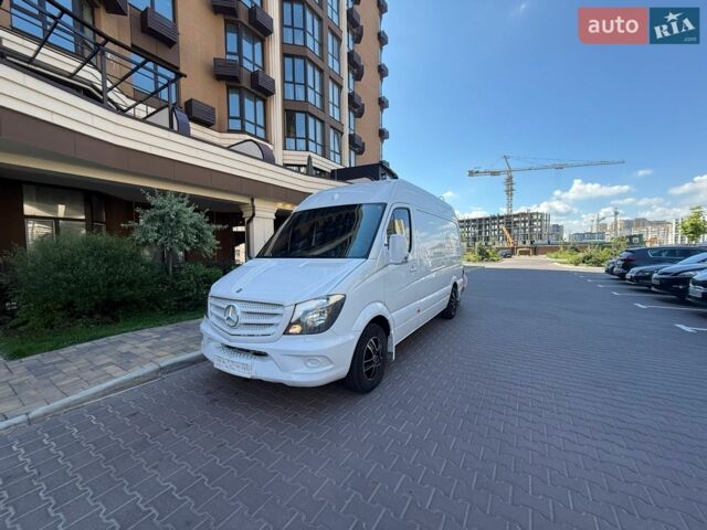 Білий Мерседес Sprinter, об'ємом двигуна 2.14 л та пробігом 300 тис. км за 17500 $, фото 1 на Automoto.ua