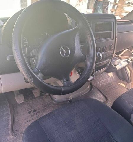 Белый Мерседес Sprinter, объемом двигателя 0 л и пробегом 340 тыс. км за 11900 $, фото 6 на Automoto.ua