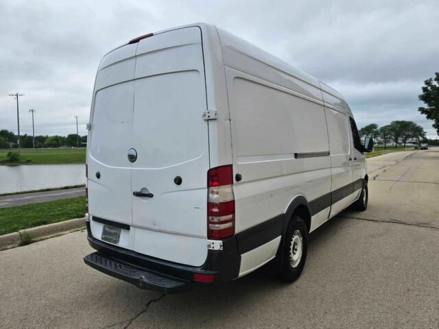 Белый Мерседес Sprinter, объемом двигателя 3 л и пробегом 78 тыс. км за 10900 $, фото 6 на Automoto.ua