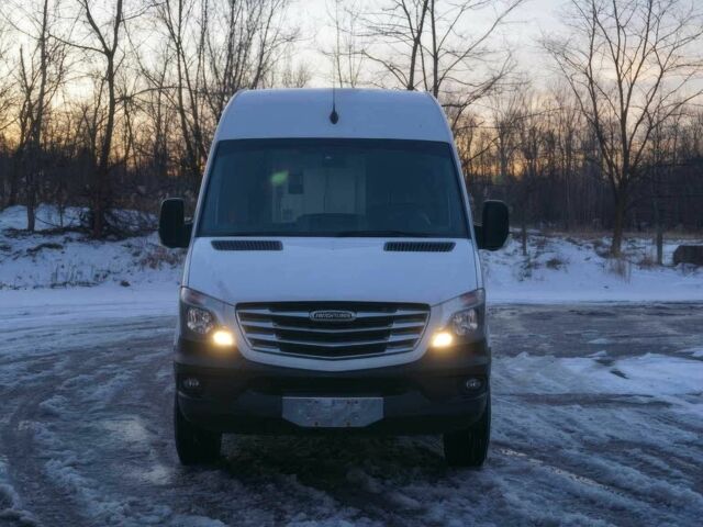 Белый Мерседес Sprinter, объемом двигателя 2.1 л и пробегом 72 тыс. км за 11000 $, фото 1 на Automoto.ua