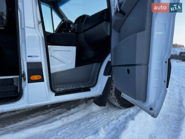 Белый Мерседес Sprinter, объемом двигателя 2.99 л и пробегом 498 тыс. км за 35688 $, фото 25 на Automoto.ua