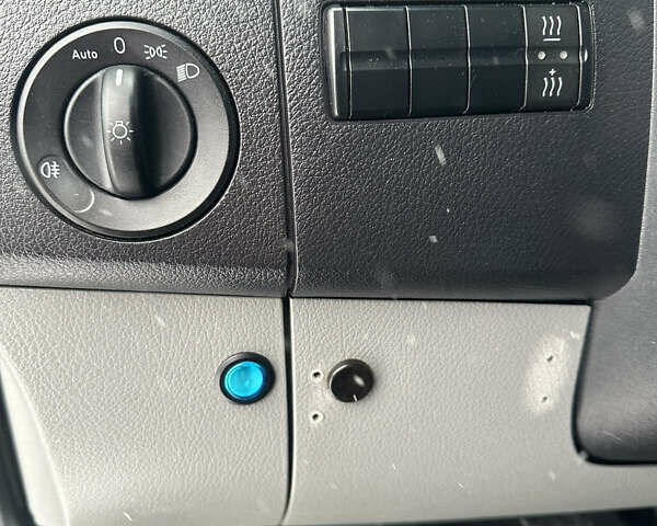 Белый Мерседес Sprinter, объемом двигателя 3 л и пробегом 190 тыс. км за 35400 $, фото 32 на Automoto.ua