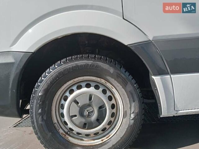 Белый Мерседес Sprinter, объемом двигателя 2.2 л и пробегом 290 тыс. км за 13200 $, фото 16 на Automoto.ua