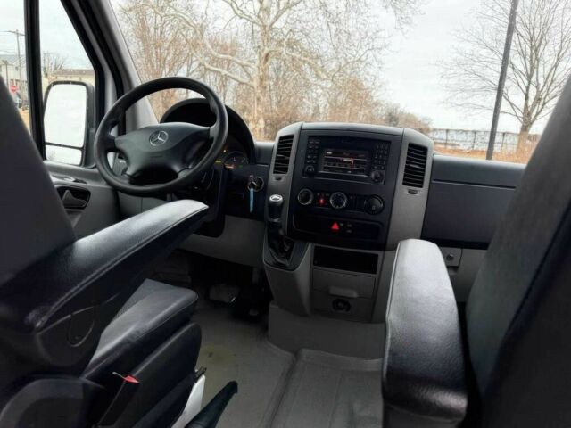 Белый Мерседес Sprinter, объемом двигателя 3 л и пробегом 80 тыс. км за 10900 $, фото 12 на Automoto.ua