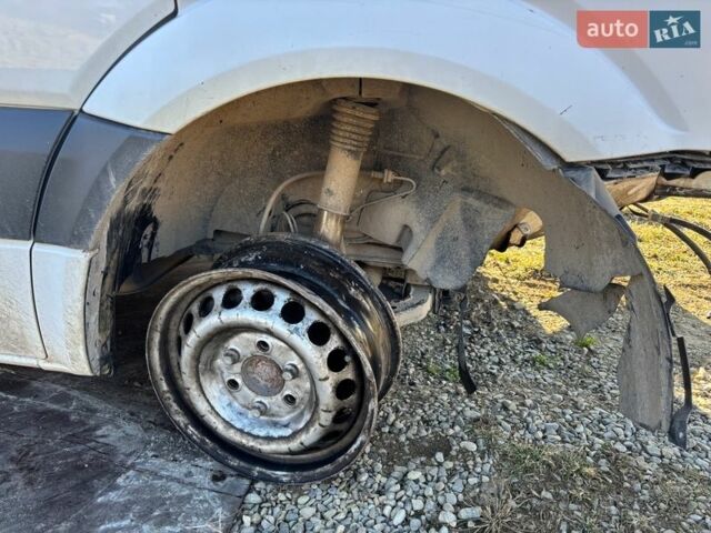Белый Мерседес Sprinter, объемом двигателя 2.14 л и пробегом 420 тыс. км за 5800 $, фото 18 на Automoto.ua