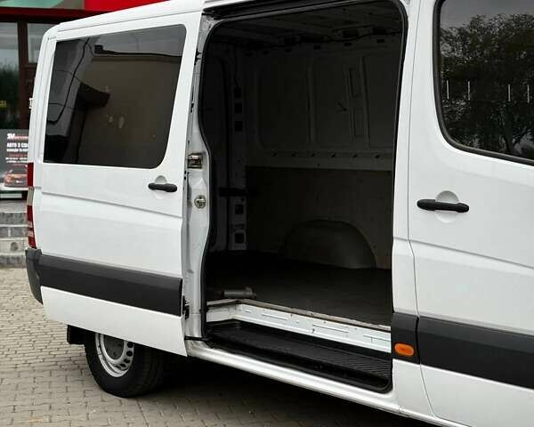 Мерседес Sprinter 2015 в Черновцах на Automoto.ua Белый Мерседес Sprinter, объемом двигателя 2.14 л и пробегом 306 тыс. км за 15800 $, фото 8 на Automoto.ua