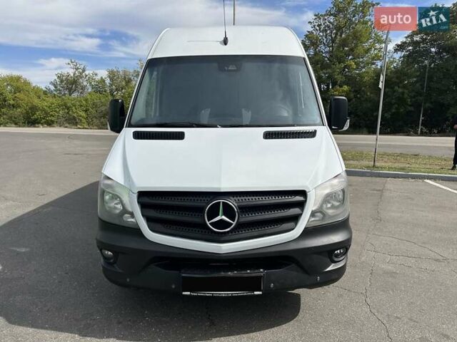 Белый Мерседес Sprinter, объемом двигателя 2.14 л и пробегом 419 тыс. км за 15800 $, фото 4 на Automoto.ua