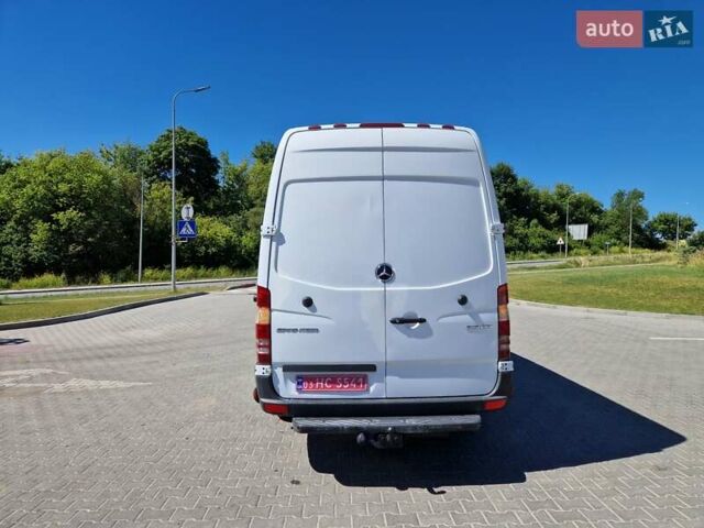 Белый Мерседес Sprinter, объемом двигателя 2.2 л и пробегом 340 тыс. км за 17500 $, фото 3 на Automoto.ua