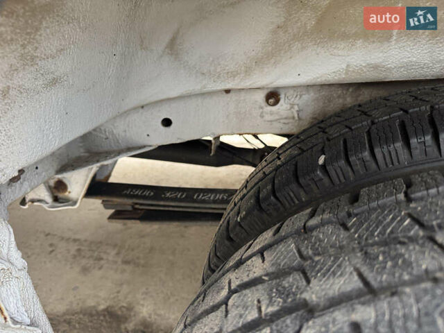 Белый Мерседес Sprinter, объемом двигателя 2.2 л и пробегом 195 тыс. км за 38500 $, фото 29 на Automoto.ua