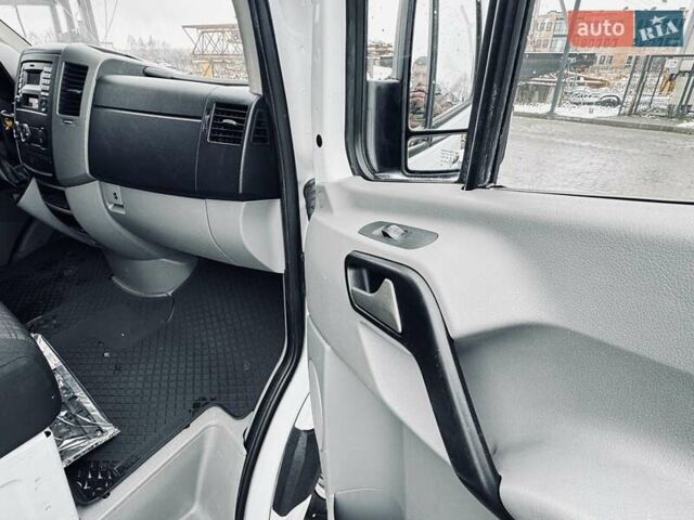 Белый Мерседес Sprinter, объемом двигателя 2.2 л и пробегом 298 тыс. км за 13900 $, фото 60 на Automoto.ua