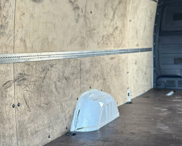 Белый Мерседес Sprinter, объемом двигателя 0 л и пробегом 218 тыс. км за 28837 $, фото 16 на Automoto.ua