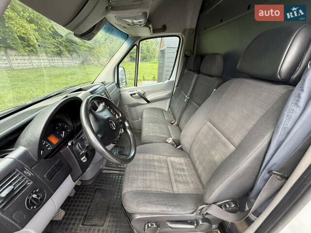 Белый Мерседес Sprinter, объемом двигателя 2.2 л и пробегом 325 тыс. км за 19000 $, фото 10 на Automoto.ua