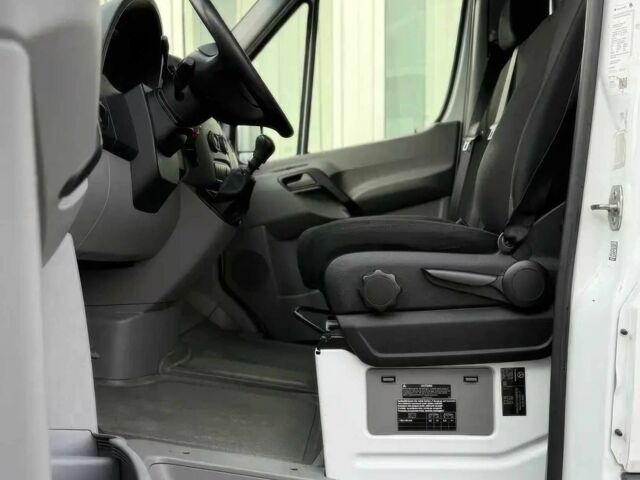 Белый Мерседес Sprinter, объемом двигателя 2.2 л и пробегом 70 тыс. км за 6500 $, фото 9 на Automoto.ua