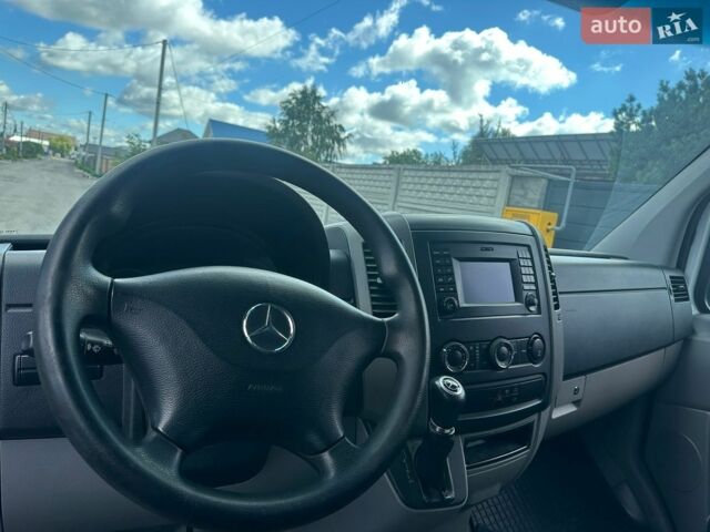 Белый Мерседес Sprinter, объемом двигателя 2.1 л и пробегом 312 тыс. км за 14600 $, фото 4 на Automoto.ua