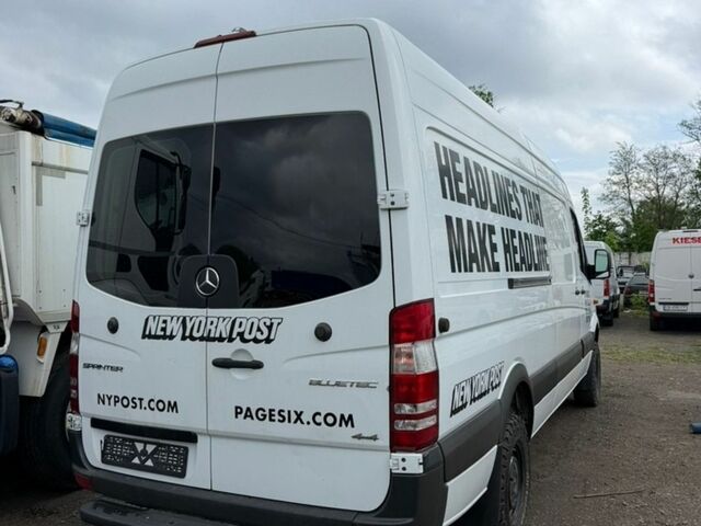 Белый Мерседес Sprinter, объемом двигателя 3 л и пробегом 35 тыс. км за 38999 $, фото 2 на Automoto.ua
