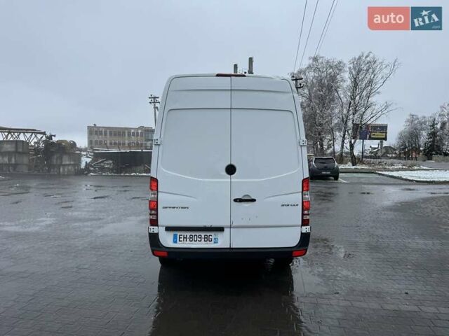 Белый Мерседес Sprinter, объемом двигателя 2.2 л и пробегом 298 тыс. км за 13900 $, фото 11 на Automoto.ua