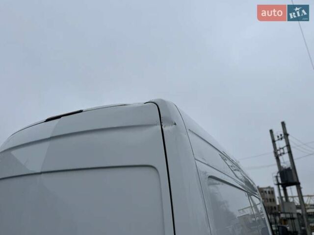 Белый Мерседес Sprinter, объемом двигателя 2.2 л и пробегом 298 тыс. км за 13900 $, фото 16 на Automoto.ua
