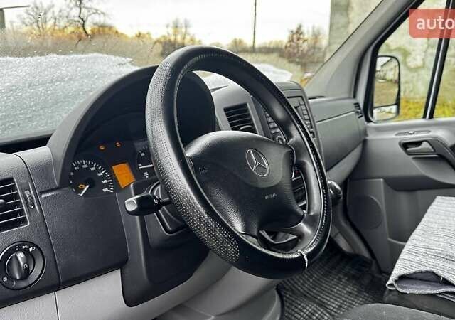Белый Мерседес Sprinter, объемом двигателя 2.1 л и пробегом 312 тыс. км за 18500 $, фото 6 на Automoto.ua