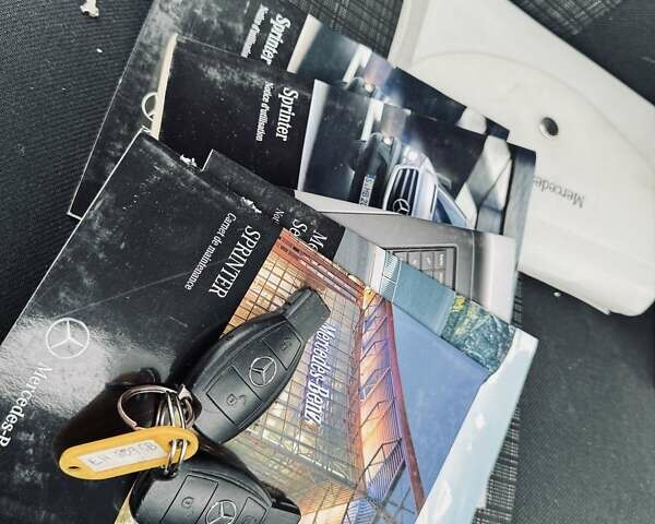 Белый Мерседес Sprinter, объемом двигателя 2.2 л и пробегом 298 тыс. км за 13900 $, фото 64 на Automoto.ua