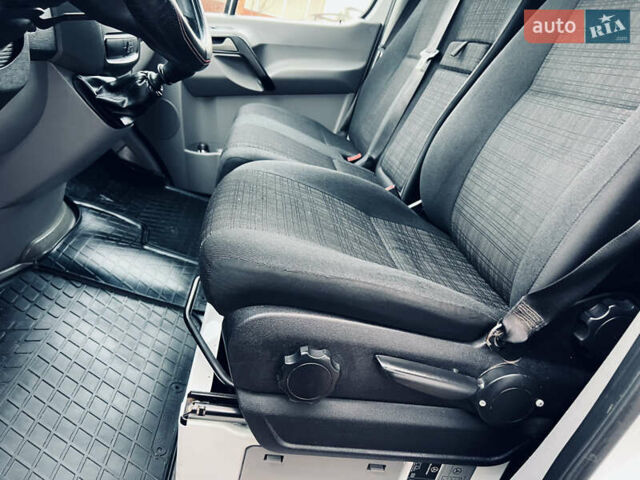Белый Мерседес Sprinter, объемом двигателя 2.1 л и пробегом 410 тыс. км за 17500 $, фото 62 на Automoto.ua