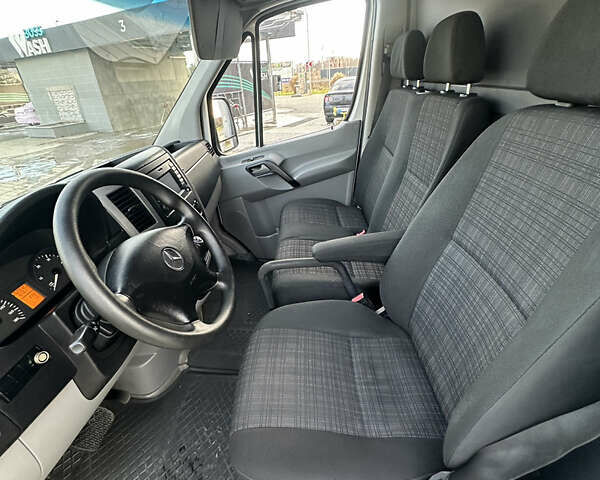 Білий Мерседес Sprinter, об'ємом двигуна 2.2 л та пробігом 265 тис. км за 18700 $, фото 20 на Automoto.ua