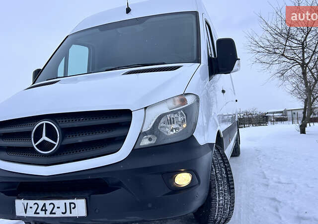 Белый Мерседес Sprinter, объемом двигателя 0 л и пробегом 330 тыс. км за 21800 $, фото 10 на Automoto.ua