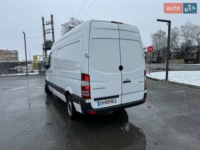 Белый Мерседес Sprinter, объемом двигателя 2.2 л и пробегом 298 тыс. км за 13900 $, фото 5 на Automoto.ua
