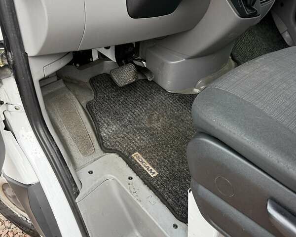 Білий Мерседес Sprinter, об'ємом двигуна 0 л та пробігом 329 тис. км за 18900 $, фото 8 на Automoto.ua