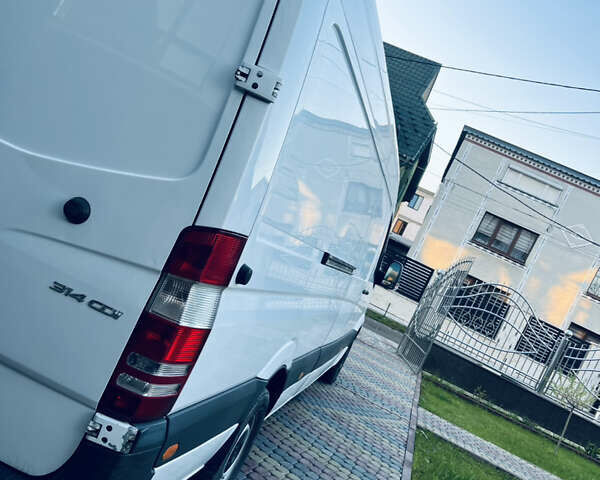 Белый Мерседес Sprinter, объемом двигателя 2.1 л и пробегом 410 тыс. км за 17500 $, фото 34 на Automoto.ua