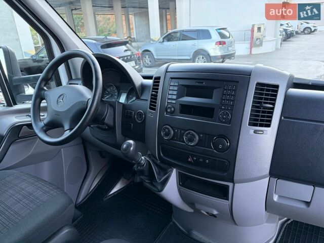 Белый Мерседес Sprinter, объемом двигателя 2.2 л и пробегом 279 тыс. км за 26500 $, фото 48 на Automoto.ua