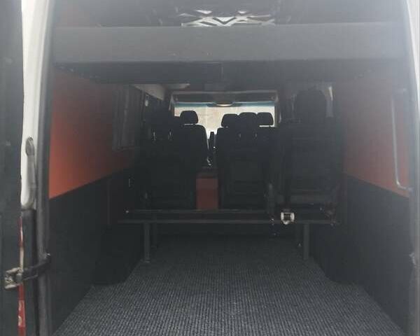 Белый Мерседес Sprinter, объемом двигателя 2.2 л и пробегом 309 тыс. км за 23000 $, фото 2 на Automoto.ua