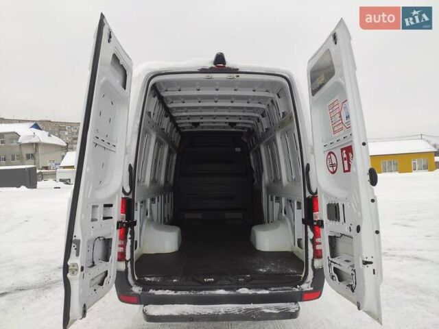 Белый Мерседес Sprinter, объемом двигателя 0 л и пробегом 291 тыс. км за 28800 $, фото 45 на Automoto.ua