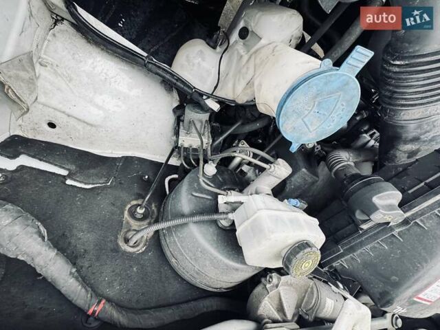 Белый Мерседес Sprinter, объемом двигателя 2.2 л и пробегом 298 тыс. км за 13900 $, фото 51 на Automoto.ua