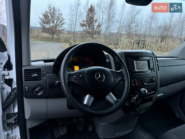Белый Мерседес Sprinter, объемом двигателя 2.2 л и пробегом 245 тыс. км за 18800 $, фото 15 на Automoto.ua