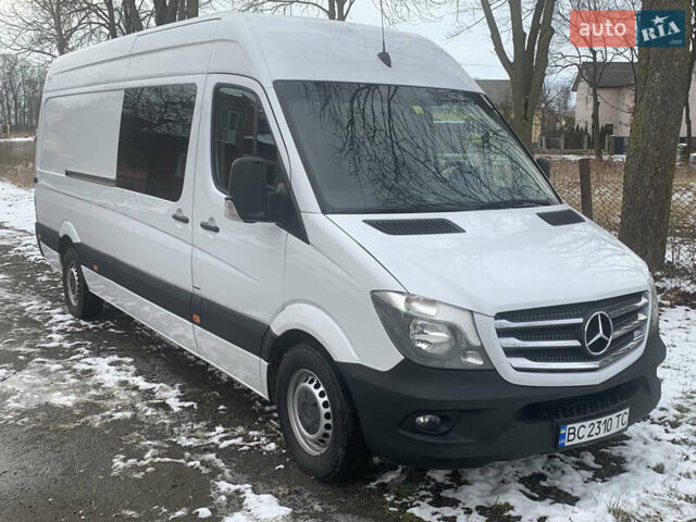 Белый Мерседес Sprinter, объемом двигателя 3 л и пробегом 306 тыс. км за 29990 $, фото 1 на Automoto.ua