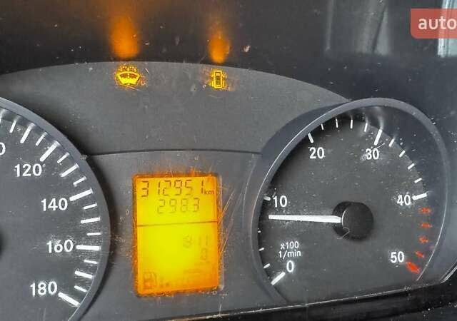 Белый Мерседес Sprinter, объемом двигателя 2.1 л и пробегом 312 тыс. км за 18500 $, фото 19 на Automoto.ua