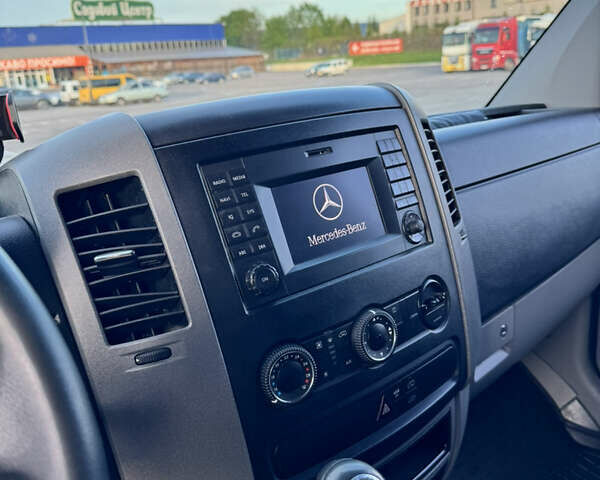 Білий Мерседес Sprinter, об'ємом двигуна 2.14 л та пробігом 301 тис. км за 18000 $, фото 12 на Automoto.ua