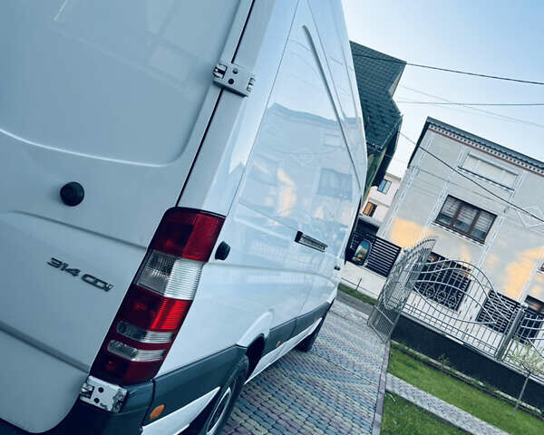 Белый Мерседес Sprinter, объемом двигателя 2.1 л и пробегом 410 тыс. км за 17500 $, фото 33 на Automoto.ua